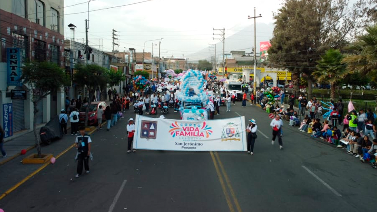 Arequipa celebró 20 años del Corso por la Vida y la Familia con más de 200 mil asistentes